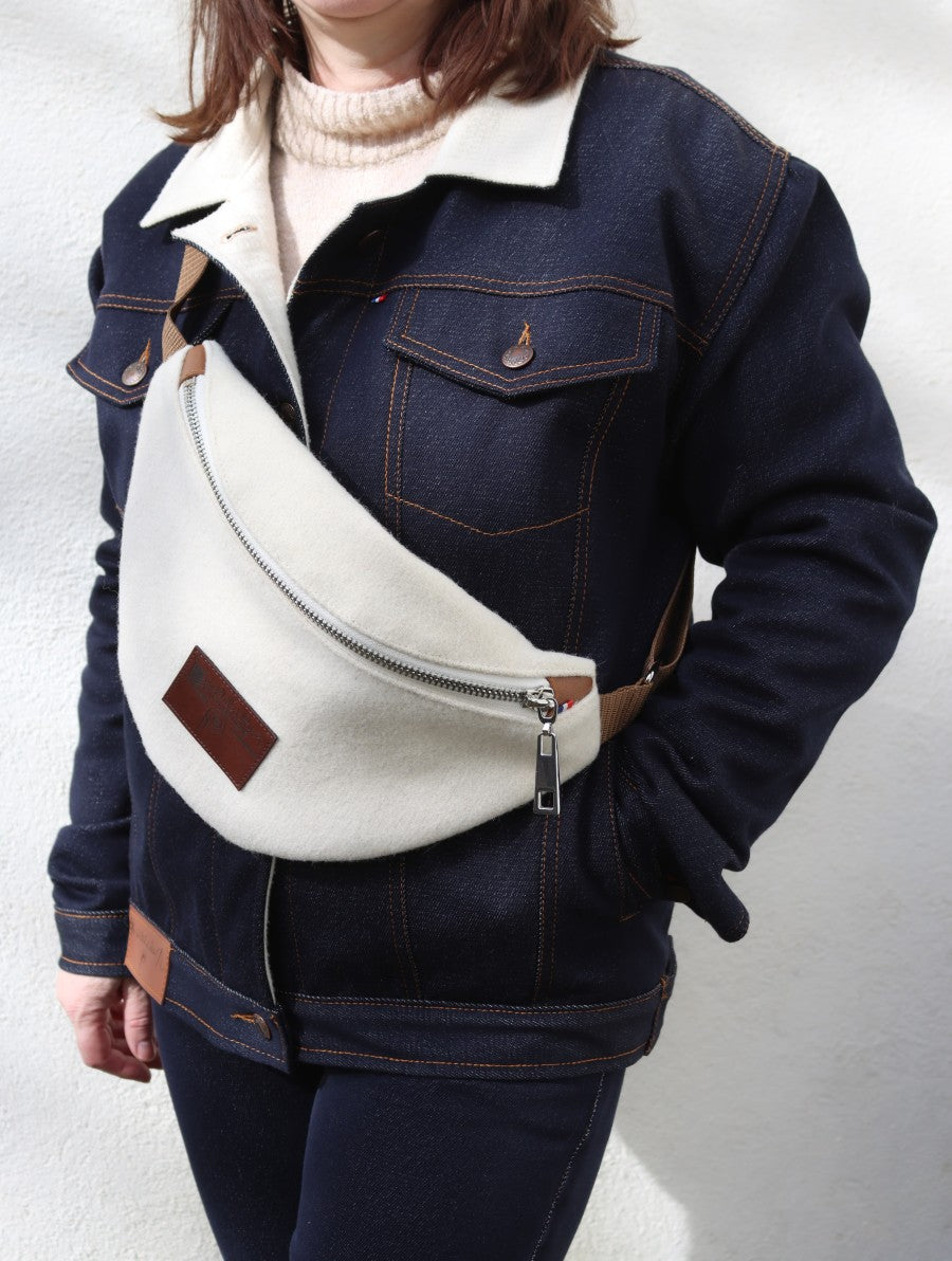 Sac banane en laine écru